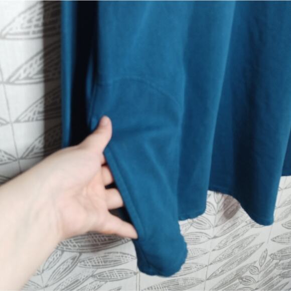 Focus Casual Life Asymmetrical Sweater Pockets Blue Flowy - Picture 3 of 5